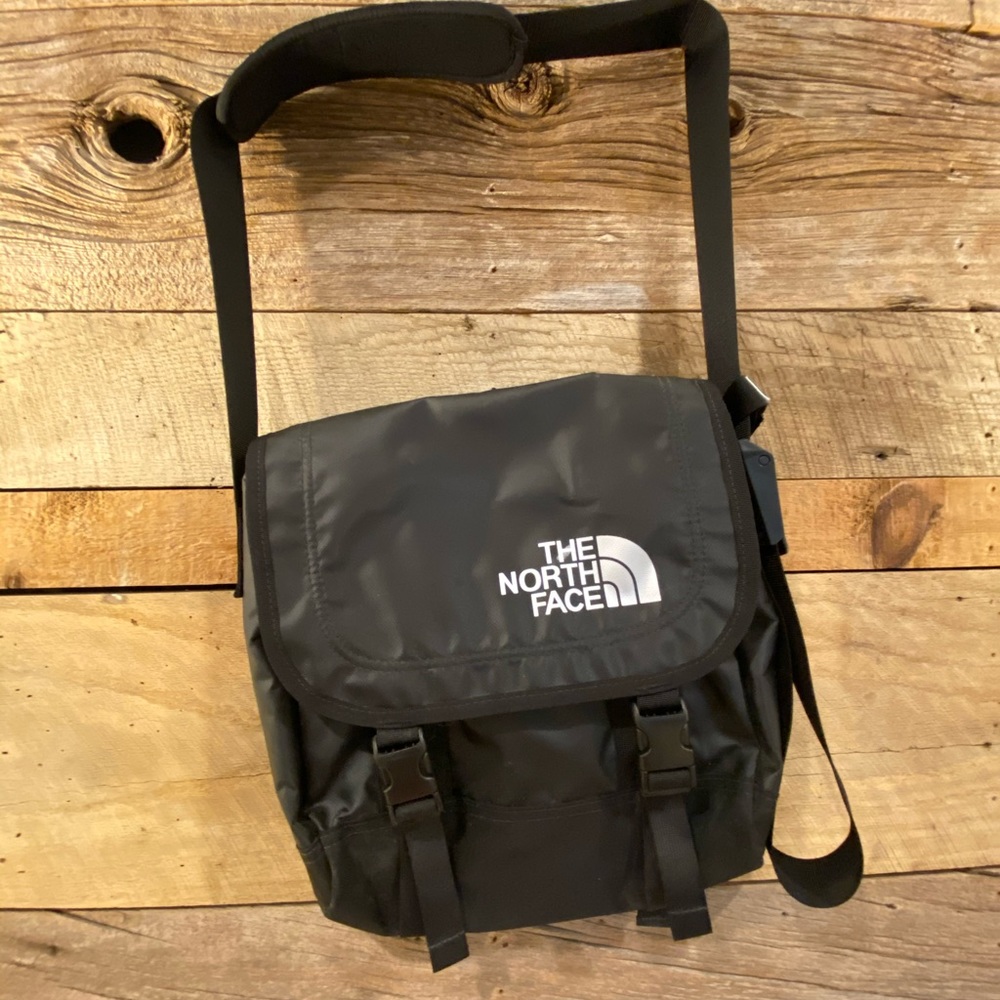 Northface men’s messenger bag